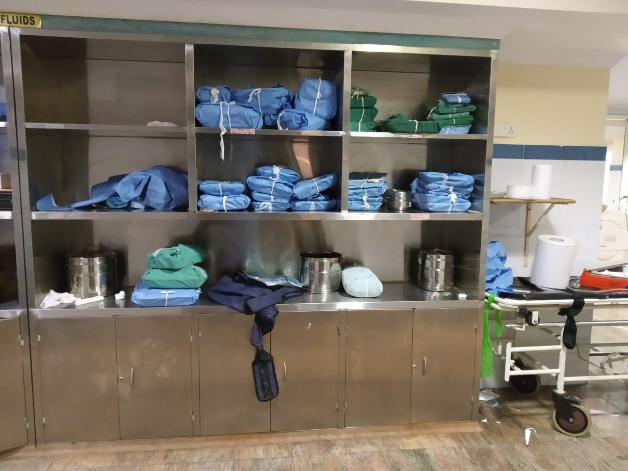 SS OT Cupboards And Racks